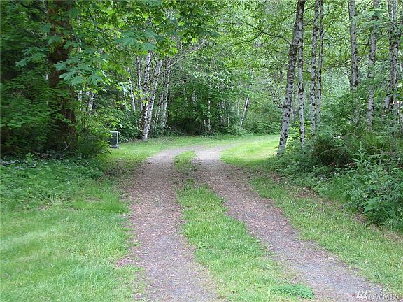 4th image of 136 Peaceful Valley Dr