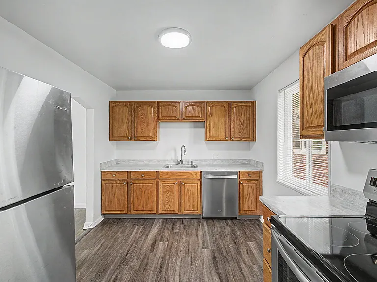 1764 Chester St — Photo 13