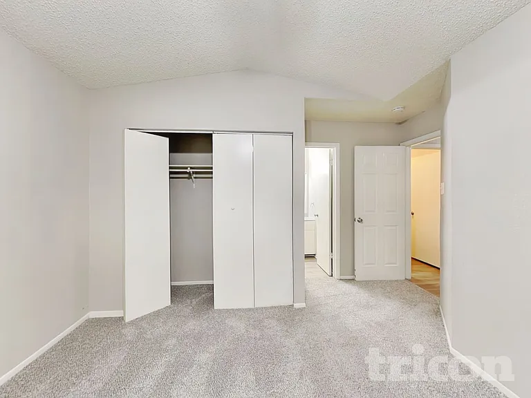 9506 Sugarloaf Dr — Photo 6