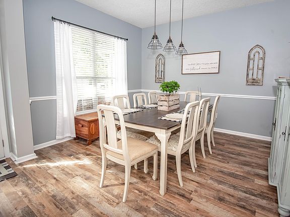 4th image of 11784 Blueberry Ln