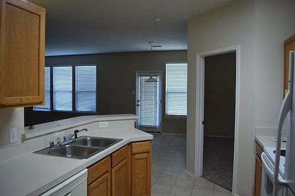 4105 Capstone Dr — Photo 8