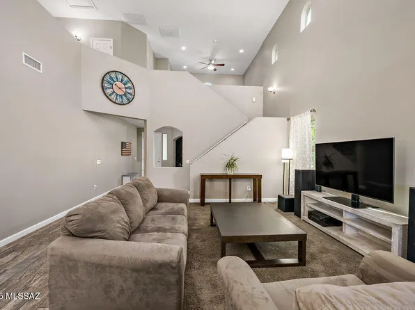 9769 N Hebden Way, Marana, AZ 85653