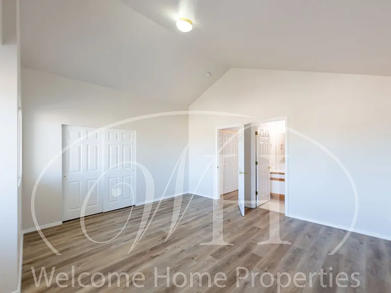 23 NW Earl Ln — Photo 18