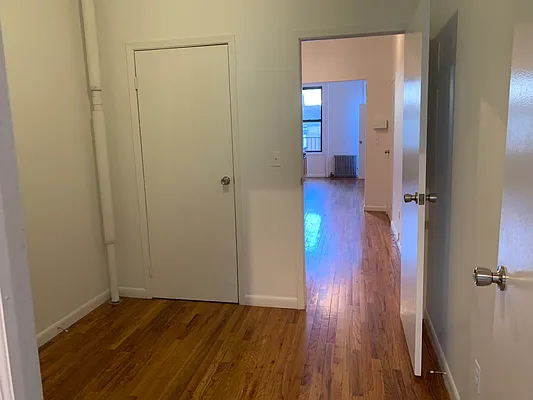 Rented by Flatiron Real Estate Advisors LLC | media 27