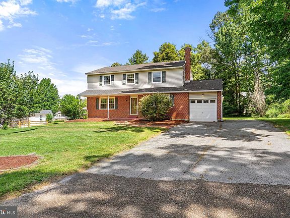 2nd image of 23 Hillcrest Ct