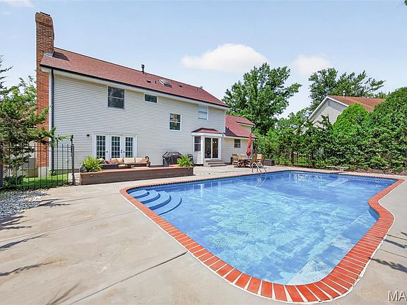 5th image of 2024 Meadowbrook Way Dr