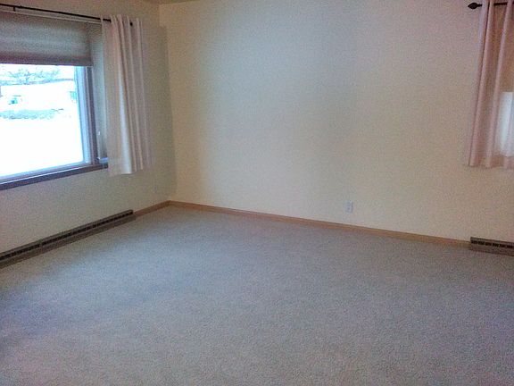 5th image of 11 N Kayser St