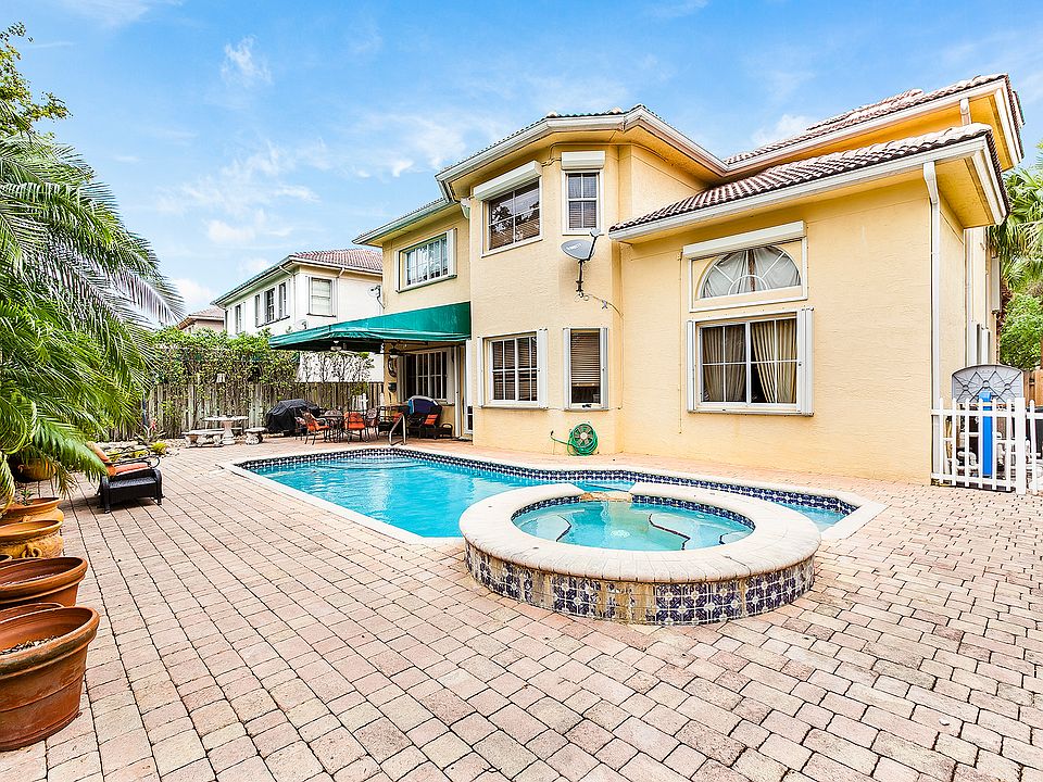 1st image of 6814 NW 113th Pl