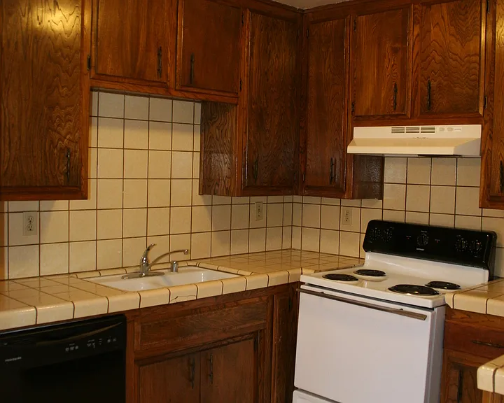N Laurelglen Blvd 7612 — Photo 4