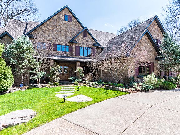 2nd image of 365 Sherwood Dr