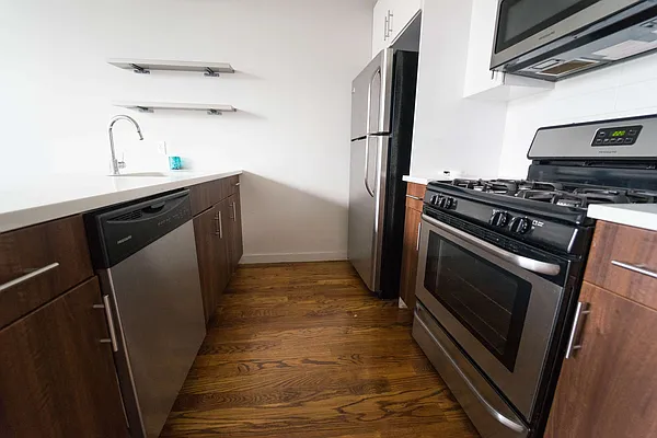 Rented by Manhattan Management LLC | media 39