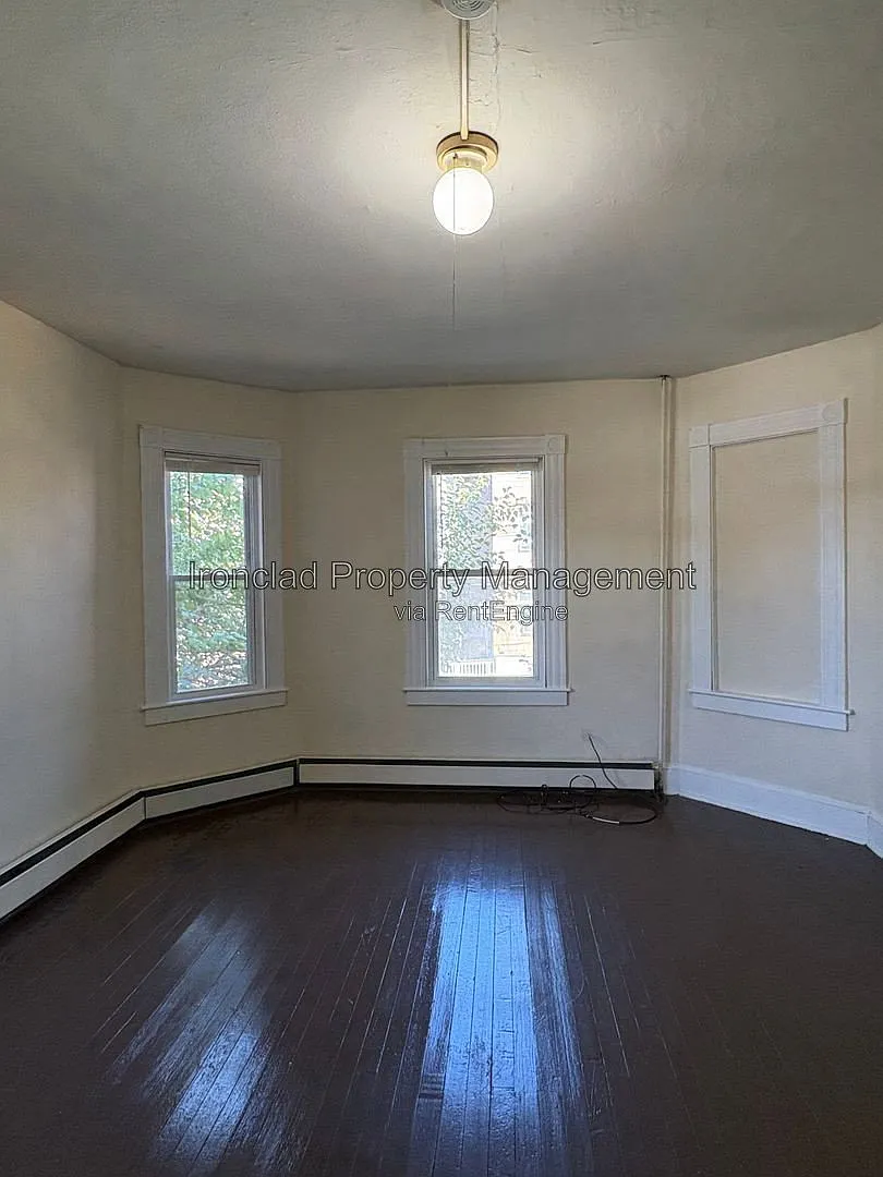 2 bed, 1.0 bath, $1,232 — Photo 2