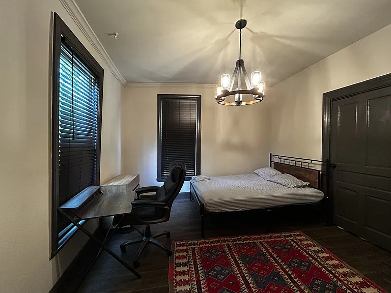 2203 Kemper Ln — Photo 3