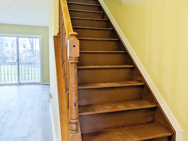 534 E Graham Pl — Photo 8
