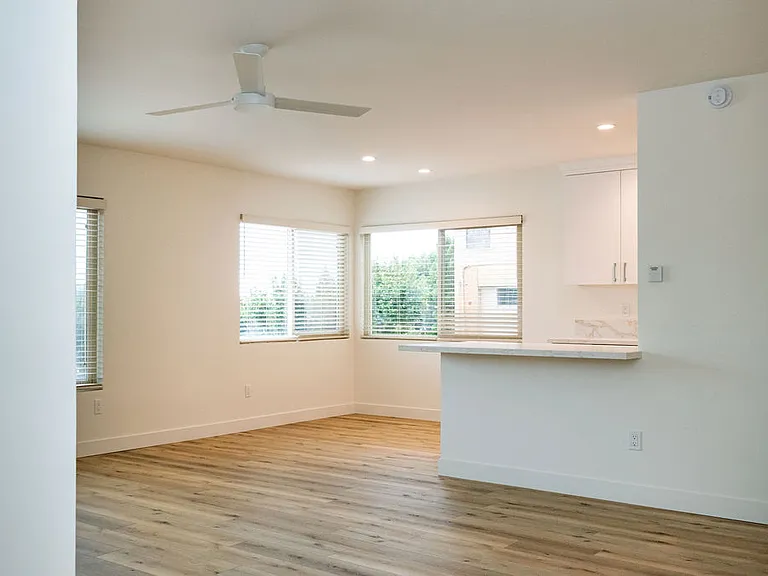 5252-5274 La Jolla Mesa Dr #5254 — Photo 4