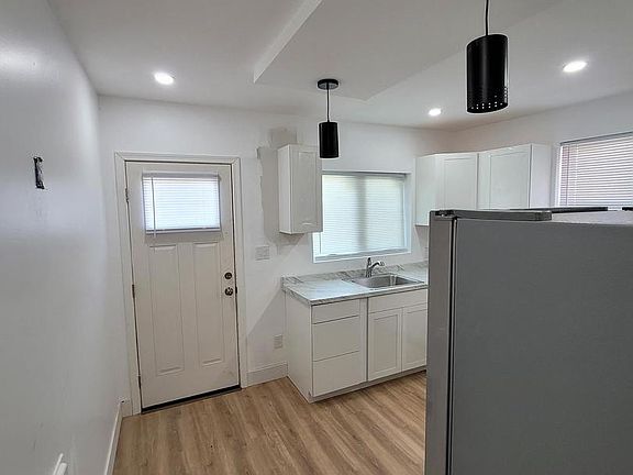 5th image of 2125 Ruffner St