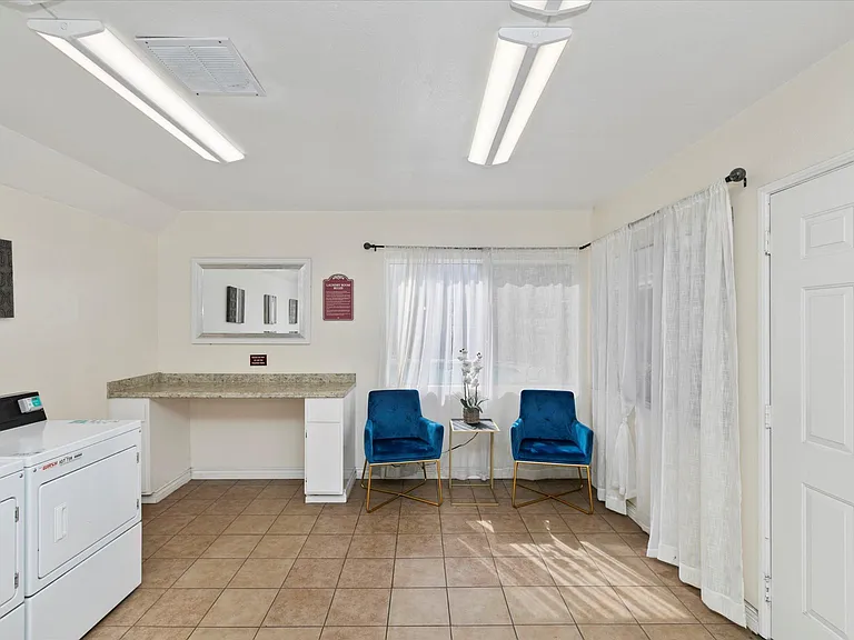 16229 Woodruff — Photo 8