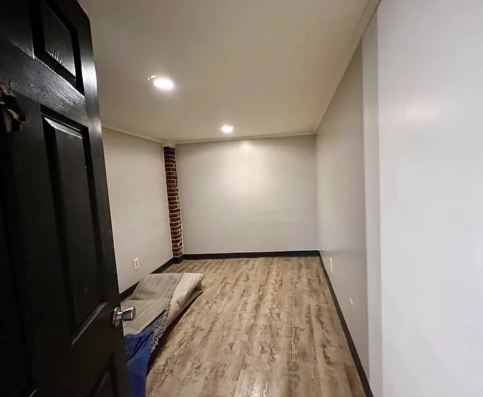 319 Howard St — Photo 61
