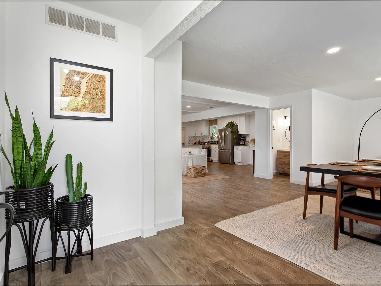 3 bed, 2.5 bath, 1912 sqft, $3,000 — Photo 2