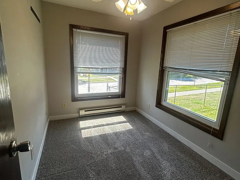 4729 McCulloch St — Photo 13