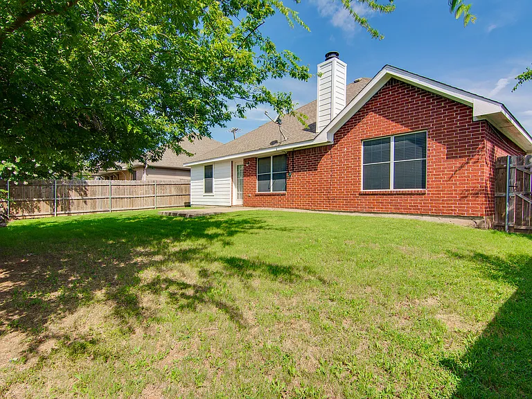1133 Hillwood Dr — Photo 26