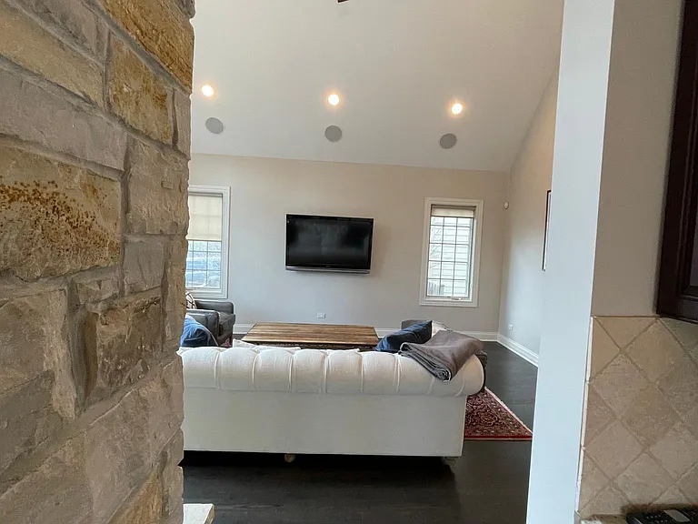 2411 Greenwood Ave — Photo 11