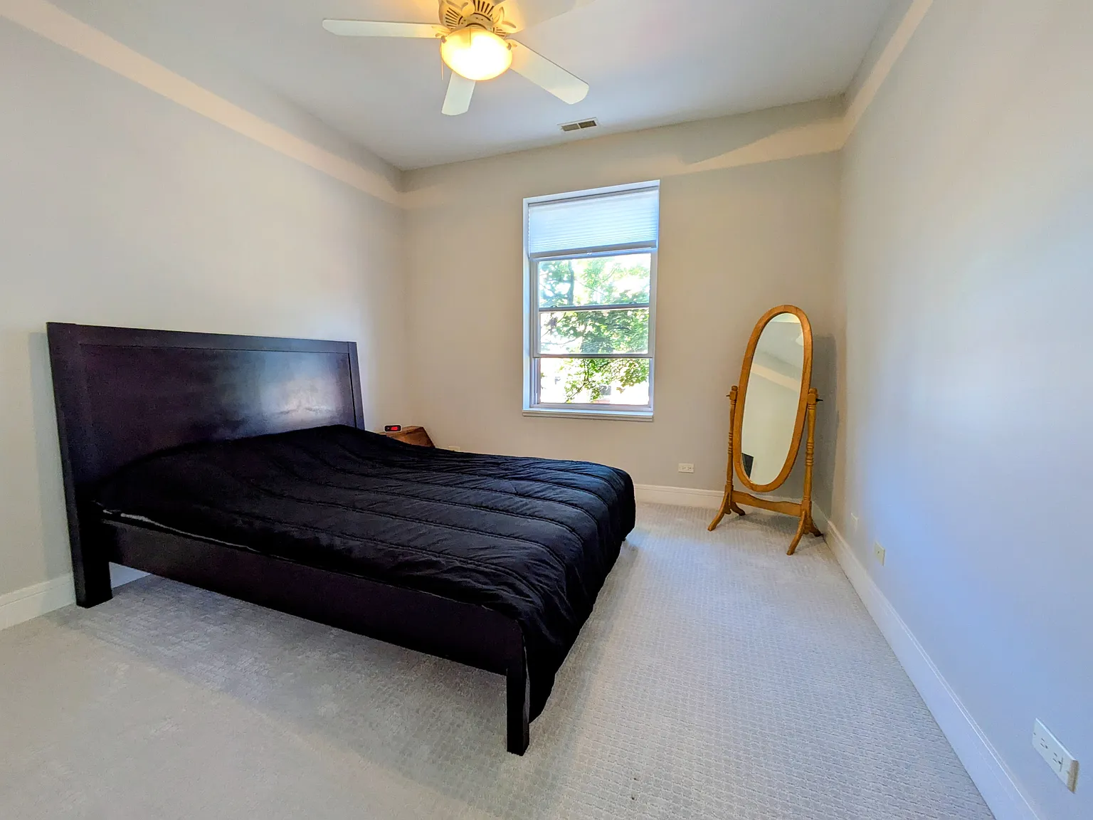 2 bed, 900 sqft, $2,450 — Photo 2