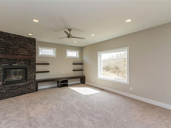 4th image of 5655 Sunburst Dr