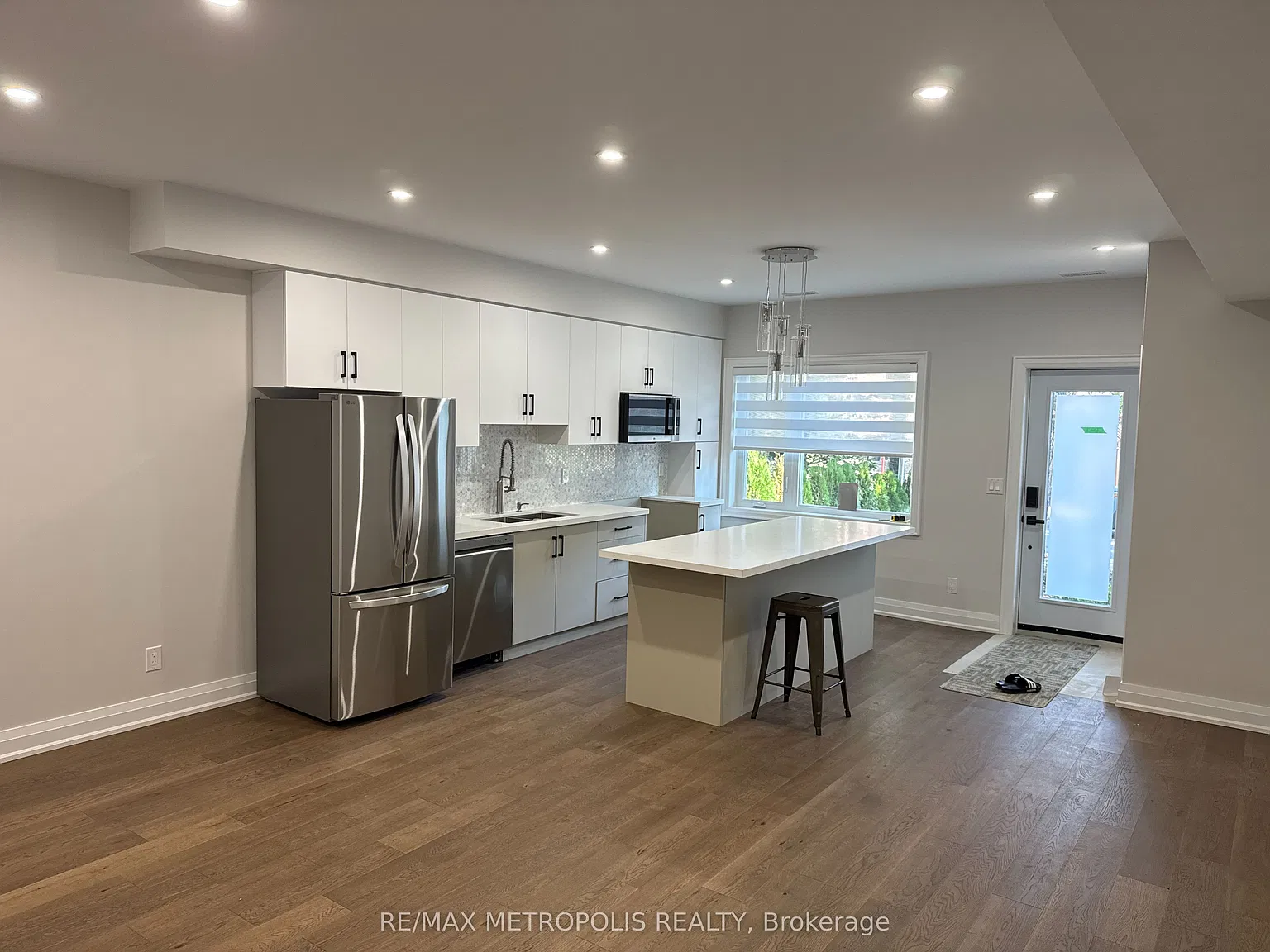 94 Saint Clarens Ave — Photo 3