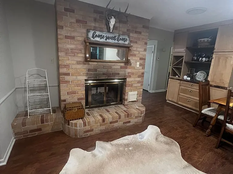 1526 Rosewood Dr — Photo 6