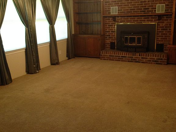 3rd image of 2476 Kendlewood Dr