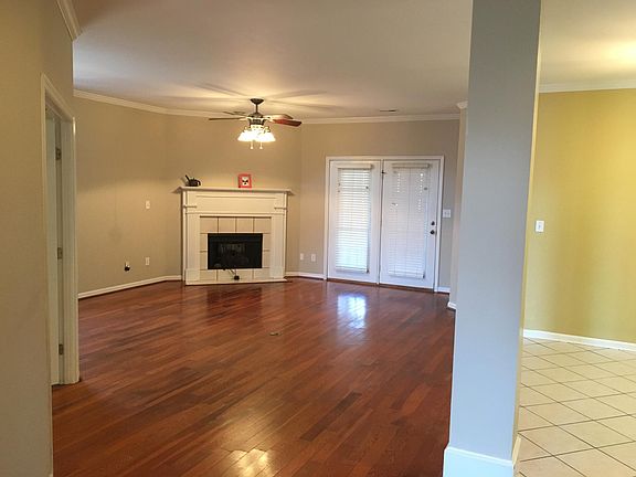 3rd image of 145 Canterbury Dr