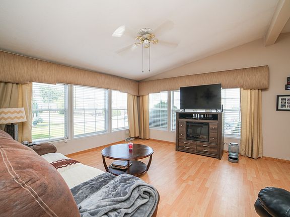 4th image of 174 Norway Dr