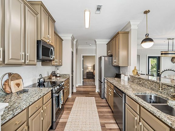4th image of 2200 Belle Isle Ave Unit 303