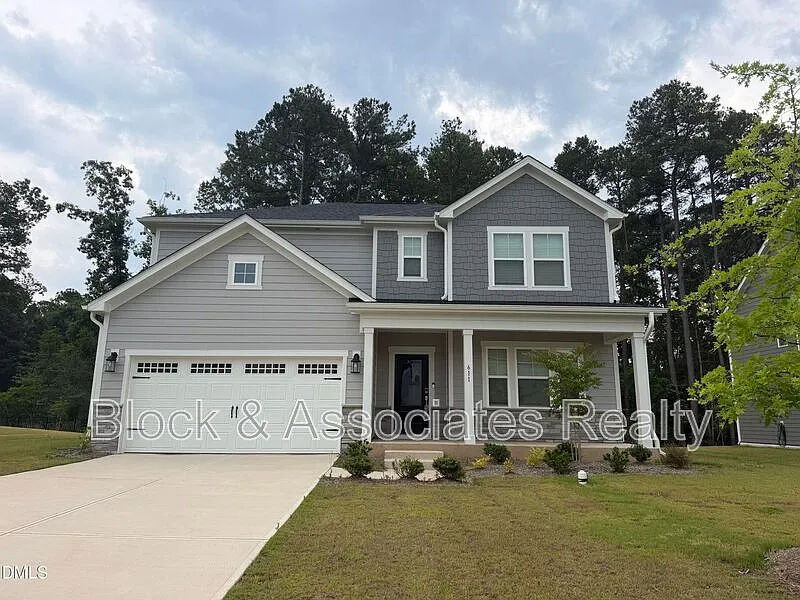 4 bed, 3.5 bath, 11325 sqft, $2,475 — Photo 1