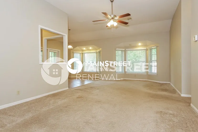1307 Rose St — Photo 3