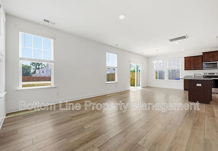 24 Blackthorn Ln — Photo 50