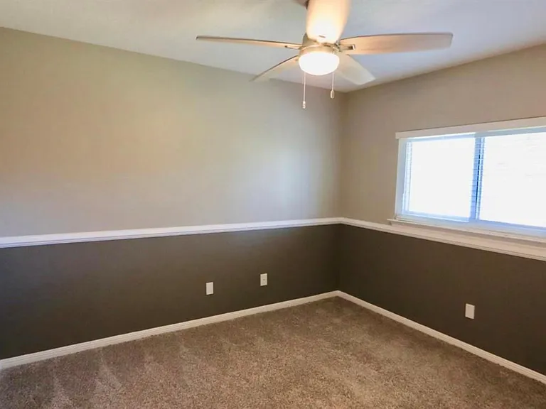 15815 Pilgrim Hall Dr — Photo 9