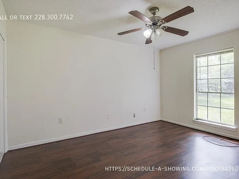 107 Deanna St — Photo 12