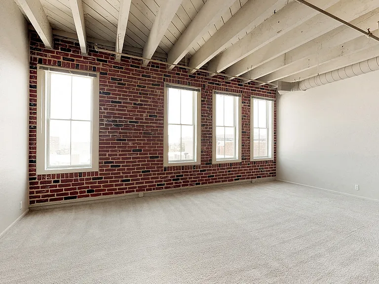 L15 Lofts — Photo 39