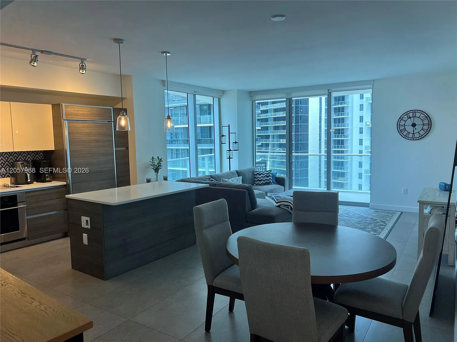 1100 Millecento Residence — Photo 3