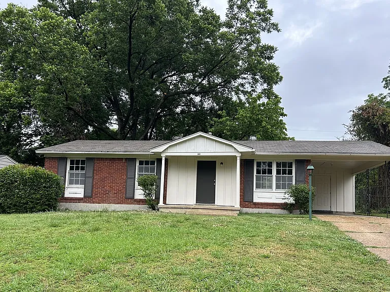 1296 Vicksburg Dr — Photo 1