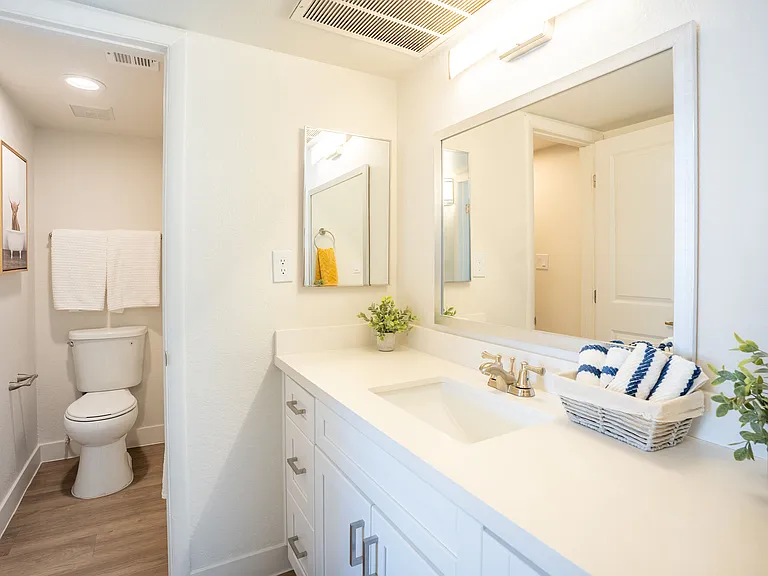 Riverside Apartments — Photo 10