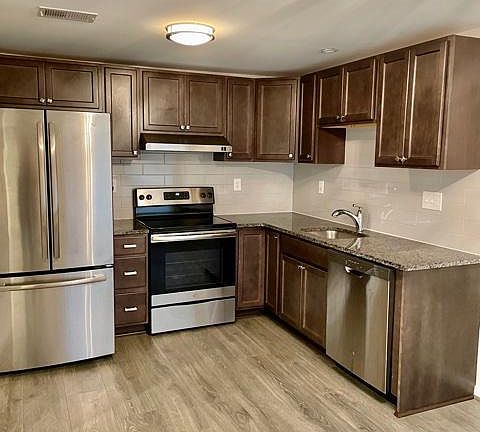 5th image of 9423 Collette Way