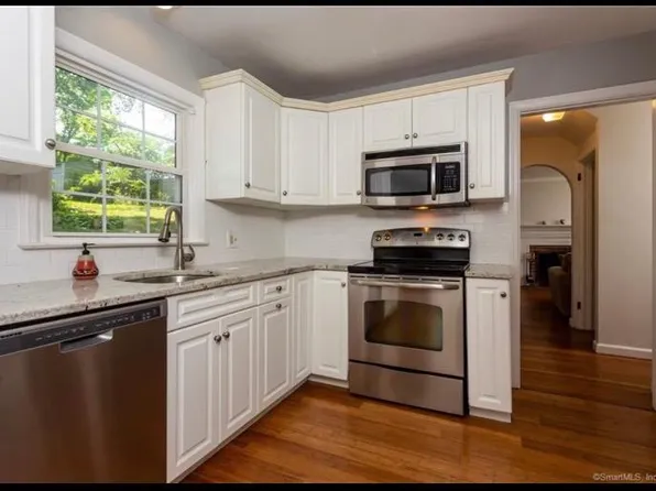 28 Brooklawn Ave, Stamford, CT 06906