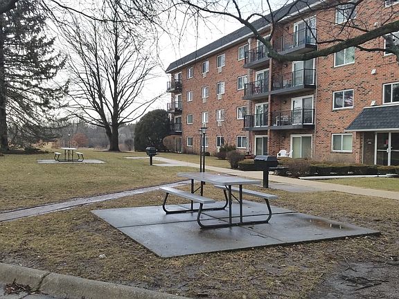 5th image of 100 W Park Circle Dr APT 2J