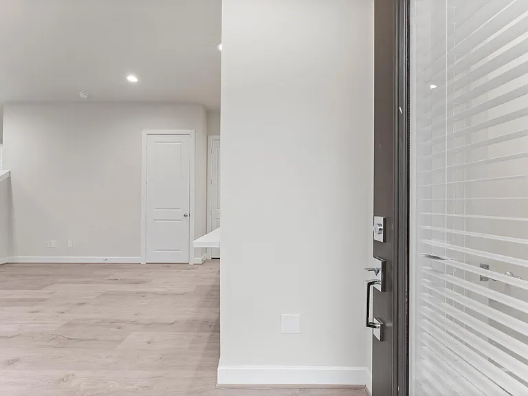 5905 Haring Ln — Photo 7