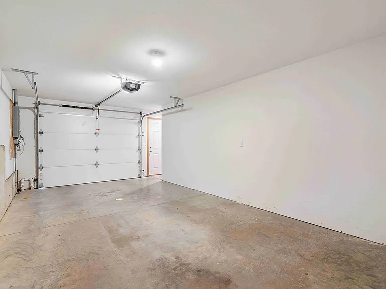 Westgate Residence Townhomes — Photo 22
