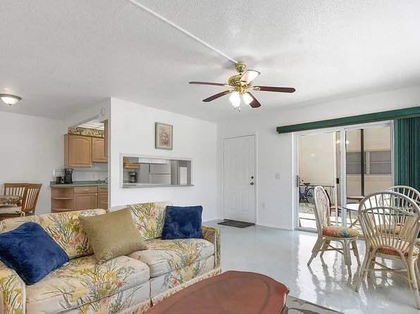 612 Guild Dr APT 20, Venice, FL 34285