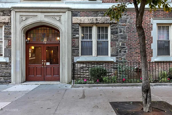 Sold by Corcoran | media 25